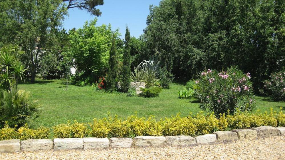Chambre Seville - Mas Saint-Louis - Piscine Chauffee Aigues-Mortes Εξωτερικό φωτογραφία