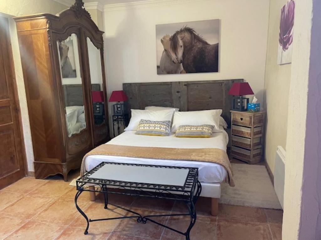 Chambre Seville - Mas Saint-Louis - Piscine Chauffee Aigues-Mortes Εξωτερικό φωτογραφία
