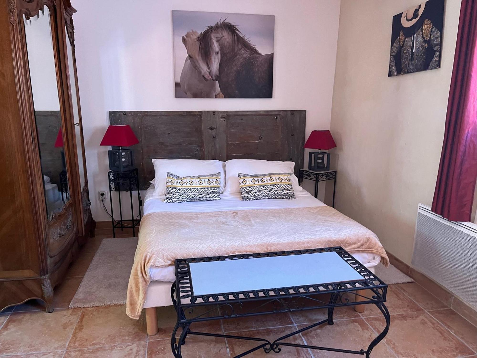 Chambre Seville - Mas Saint-Louis - Piscine Chauffee Aigues-Mortes Εξωτερικό φωτογραφία