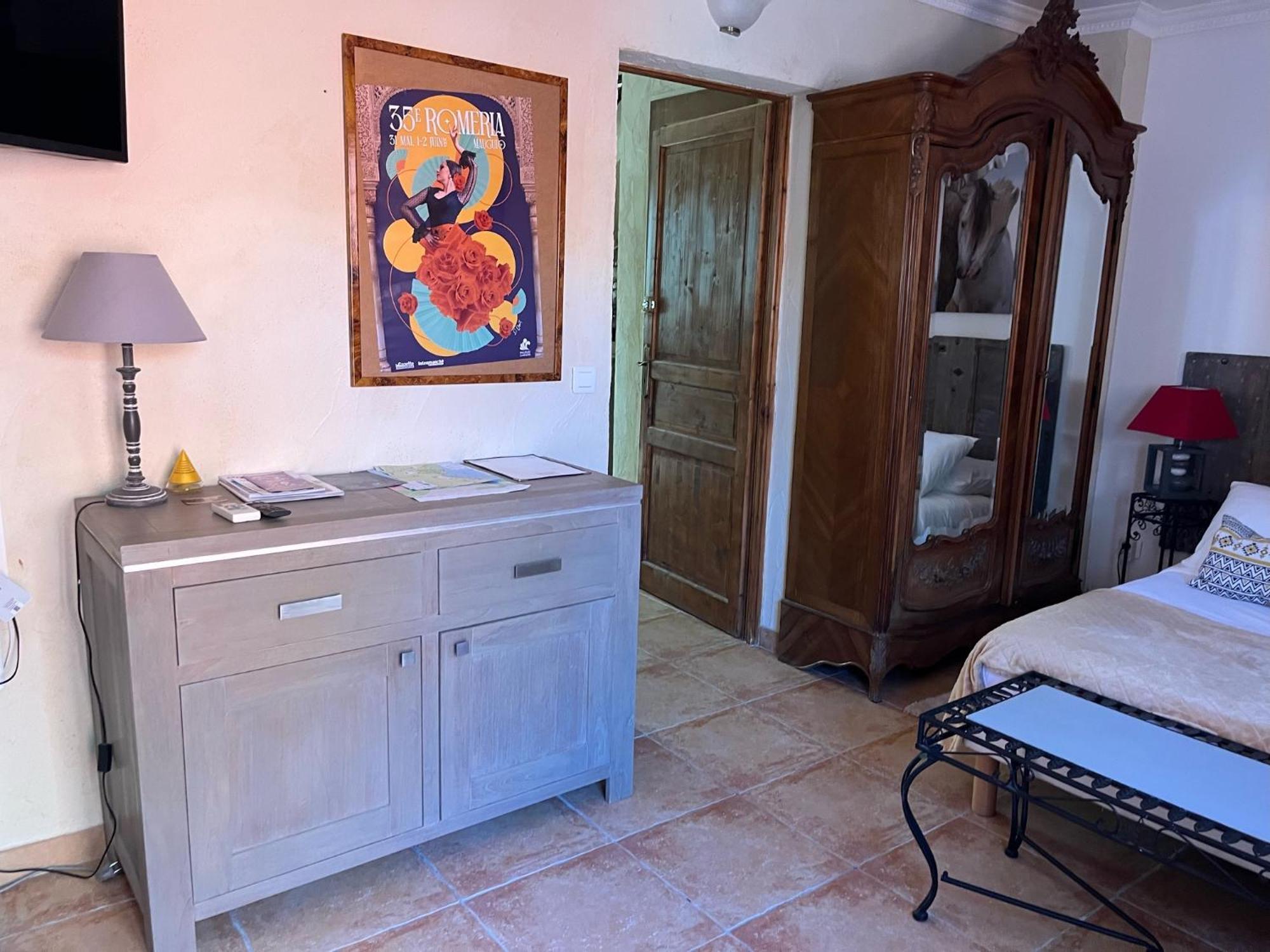 Chambre Seville - Mas Saint-Louis - Piscine Chauffee Aigues-Mortes Εξωτερικό φωτογραφία